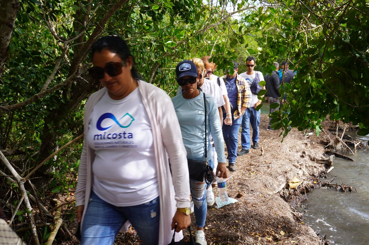 El #PAMujeres🇨🇺 destaca la importancia de las mujeres en la #Ciencia, tecnología y la innovación, así como en la protección del #MedioAmbiente y la adaptación al #CambioClimático. @FMC_Cuba @proyectomicosta @GobiernoCuba