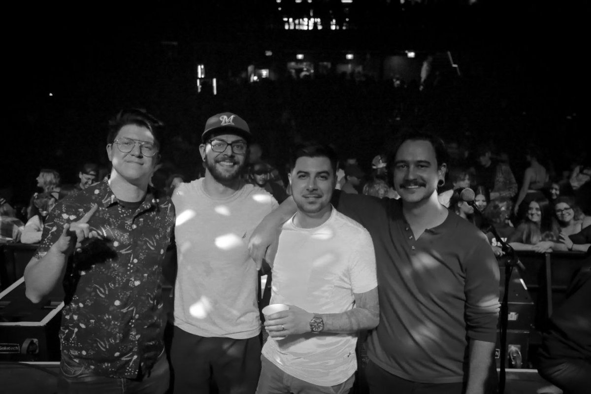 A couple of dudes doin' dude stuff

#band #rockband #Canada #elderemo #music