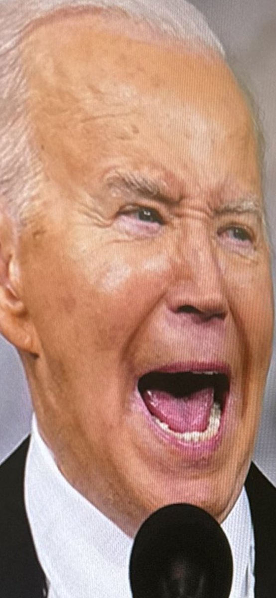 AntonVonClouse's tweet image. Forceful??? lol… he sounded like Brick in The Anchorman- 
“I DONT KNOW WHY I AM YELLING!!!!” #Headcase