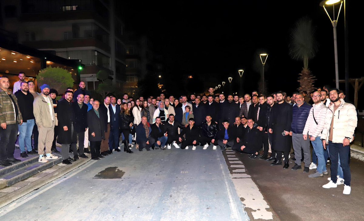 “Bizim Semtin Gençleri” programını düzenleyen ilçe gençlik kolları başkanlığımıza teşekkür ediyorum. Gençlik aşkıyla Çiftlikköy, AK gençler her zamanki yerinde🧿