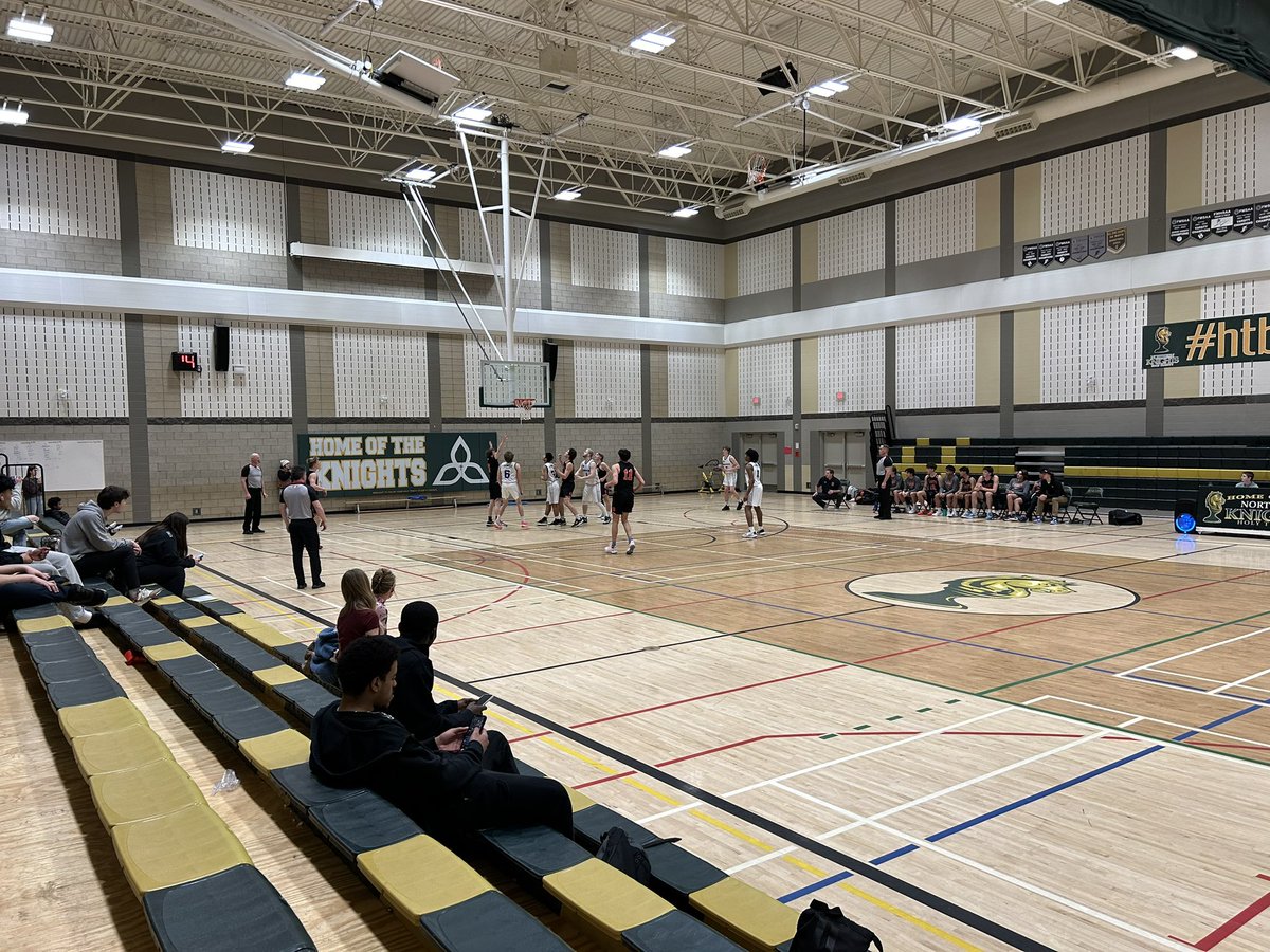 Some great basketball action as zones takes place in town this weekend. Catching Ecole McTavish vs St Paul. Great game coming down to the wire @fmpsd #ymmsports