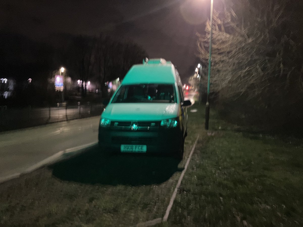 RickyMarks's tweet photo. @HantsPolRoads @HighwaysSWEST  totally obscuring the view of traffic for pedestrians an parked within the white zigzags I hope the operator will receive 3points an an fine just like any one caught speeding surly these cameras have to be used legally  @policeconduct https://t.co/Evoh1F3msY