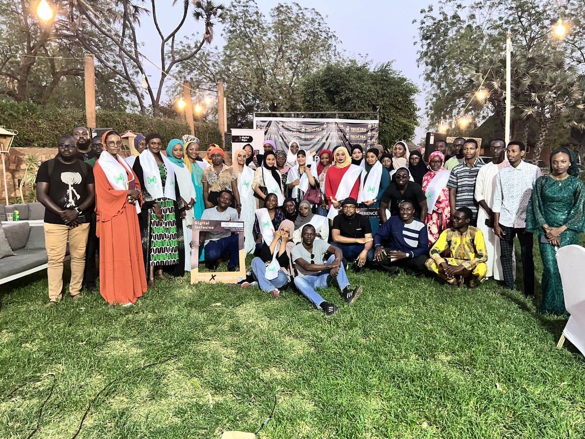 seynim6's tweet image. 📌 Se fut une belle soirée remplie de partage sur la tech au Niger. #TechTea #WomenTechmakers 

Bravo aux organisateurs 👏🏽 👏🏽 👏🏽 @lourwana @ibhkarim @MiriiAli @rabia_moussa