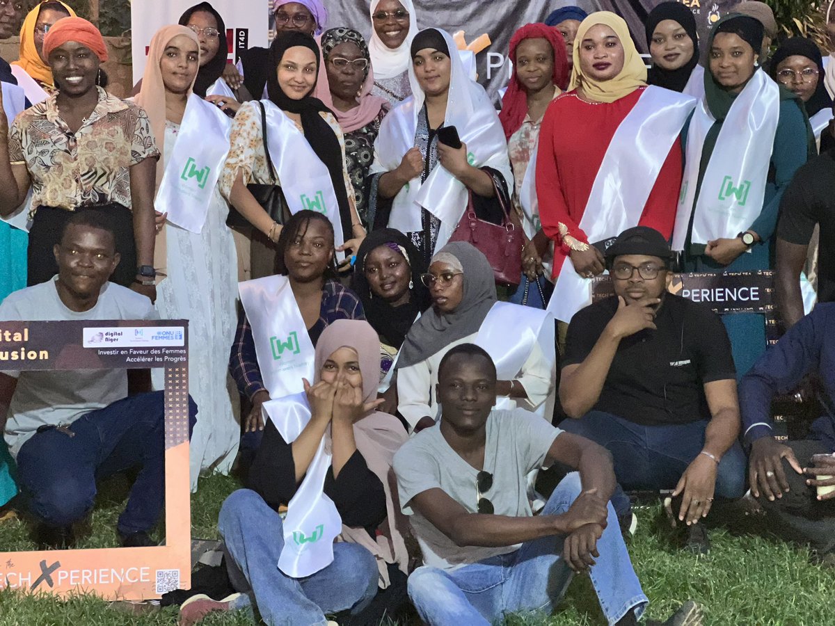 seynim6's tweet image. 📌 Se fut une belle soirée remplie de partage sur la tech au Niger. #TechTea #WomenTechmakers 

Bravo aux organisateurs 👏🏽 👏🏽 👏🏽 @lourwana @ibhkarim @MiriiAli @rabia_moussa