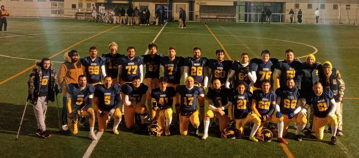 Líderes liga regular invictos.. A por la tercera final autonómica consecutiva <a href="/Smilodons/">Alcorcón Smilodons</a> 👊👊👊 #GoDons #Madridfutbolamericano