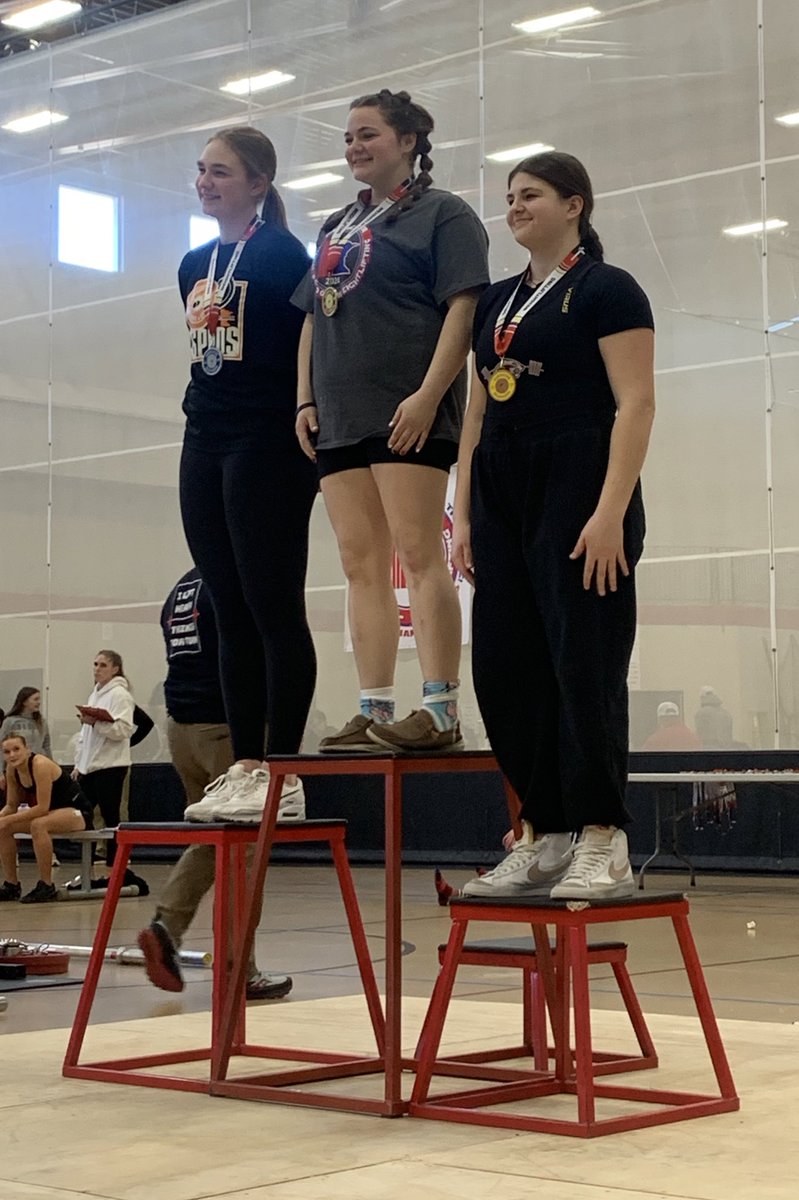 Nevaeh Kellerman finished in 2nd place in the Varsity 81kg class! 🥈