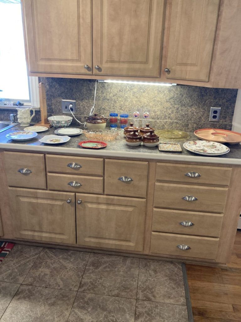 AaronSiepierski's tweet image. 🛍️ It's time to take advantage of the amazing discounts at our Waterford Estate Sale – enjoy 25% OFF on everything! 

📍1350 Woodlow Waterford, MI 48328
📅 Mar 8-10, 2024
🕒 10:00 am - 4:00 pm

Hurry in before it's too late. 

#WaterfordEstateSale #25percentoff #kitchenitems