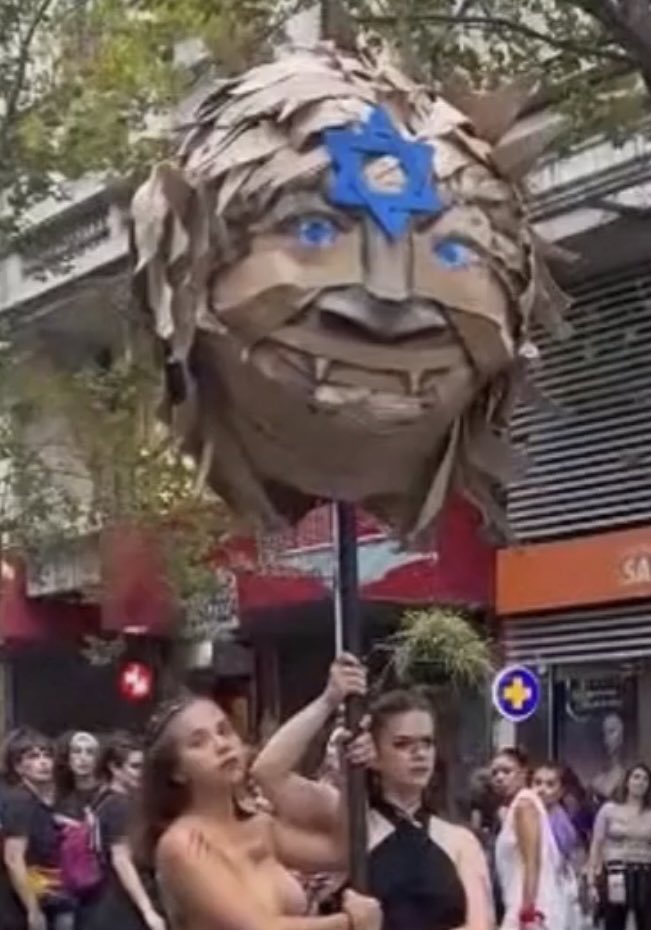 alainmizrahi's tweet image. Una foto es de 2024 en Montevideo, Uruguay. La otra es un afiche de los años 1930 en la Alemania nazi. Toda similitud no es mera coincidencia.