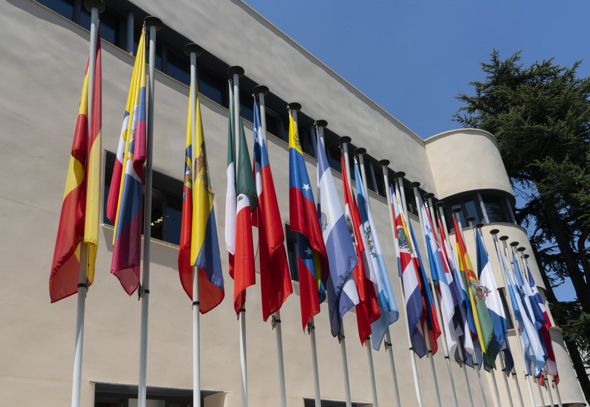 Abierta la preinscripción para el máster de formación permanente en Lexicografía Hispánica y Corrección Lingüística, que se desarrolla de septiembre de 2024 a diciembre de 2025. Los interesados tienen hasta el 18 de marzo para enviar su solicitud: ow.ly/69ur50QKCV8.