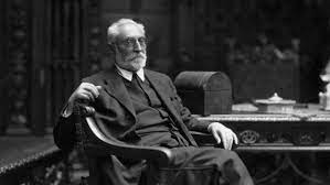 Es curioso como Miguel de Unamuno en noviembre de 1932 era capaz de adivinar los problemas que tenemos ahora en 2024: 
"El autonomismo cuesta caro y sirve para colocar a los amigos de los caciques regionales. Habrá más funcionarios provinciales, más funcionarios municipales;
