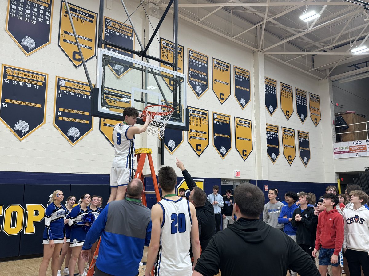 Your Blue Devils are district champs!!!
77-69 over St Eds. We move on to the regional round at Kent State. 

Incredible support by our community and fans…couldn’t do it without you! 

Our season continues…