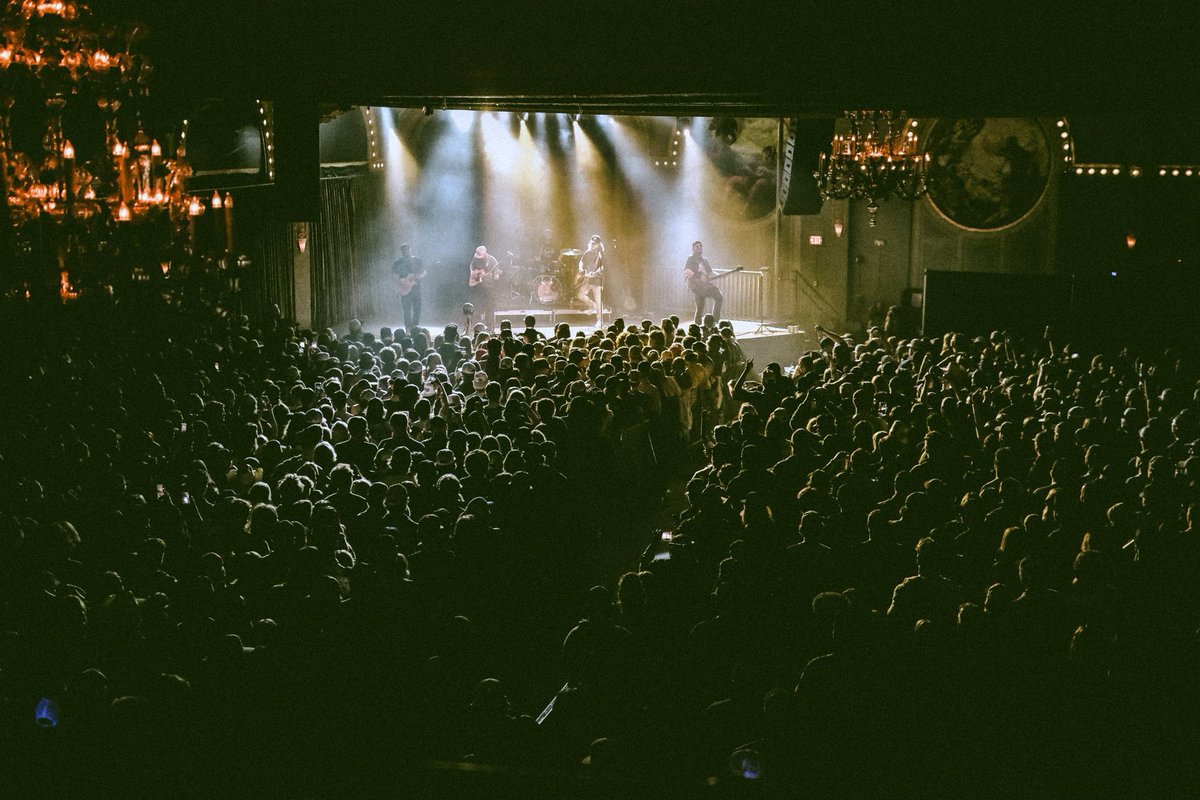 TreatyOakMusic's tweet photo. SALT LAKE CITY WE’RE HERE🔥
Tonight, we’re making our Utah debut @thecomplexSLC and y’all sold it out on the first try!! It will also be the last night to see @CCRevenue open for us on this run, and it’s Crown Night for them, so get there early!! LET’S RAGE UTAH🥃 https://t.co/t75JvoMLYT