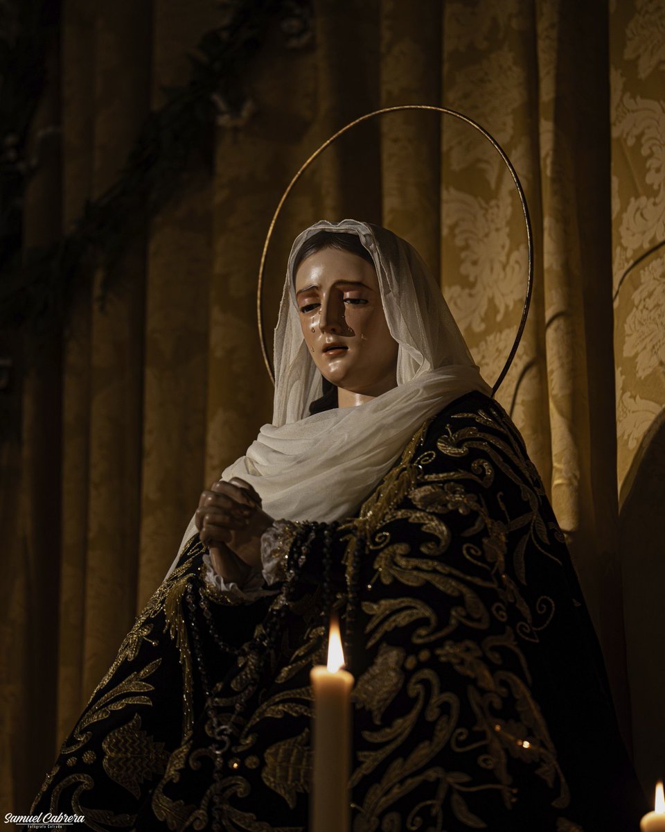 "En el silencio y la soledad, María llevó en su seno el misterio divino que cambiaría la historia."