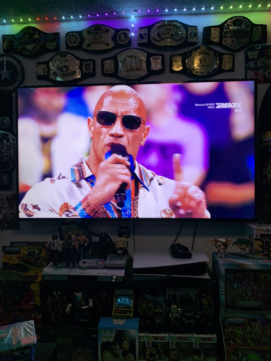 Samstag Abend #Smackdown 

#maxxWWE
