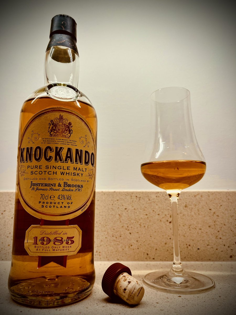 Quaffing on this absolute dusty dinger this evening. I love it when you take a chance on an old bottle and it pays off. Sláinte all. Whatcha dranking…..??