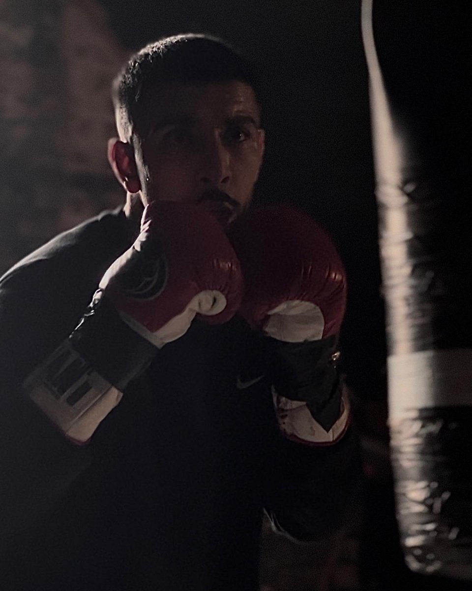 UsmaanTalkUTD's tweet image. 🎥 Another shoot under our belt!

Today we got to film &amp;amp; create content for Shabaz ‘Mavrick’ Masoud. 🇵🇰🥊

Content landing SOON! 👀👉🏾 instagram.com/p/C4TfnVhonUA/…

#Boxing #ContentCreating #BoxingFans #boxinggym