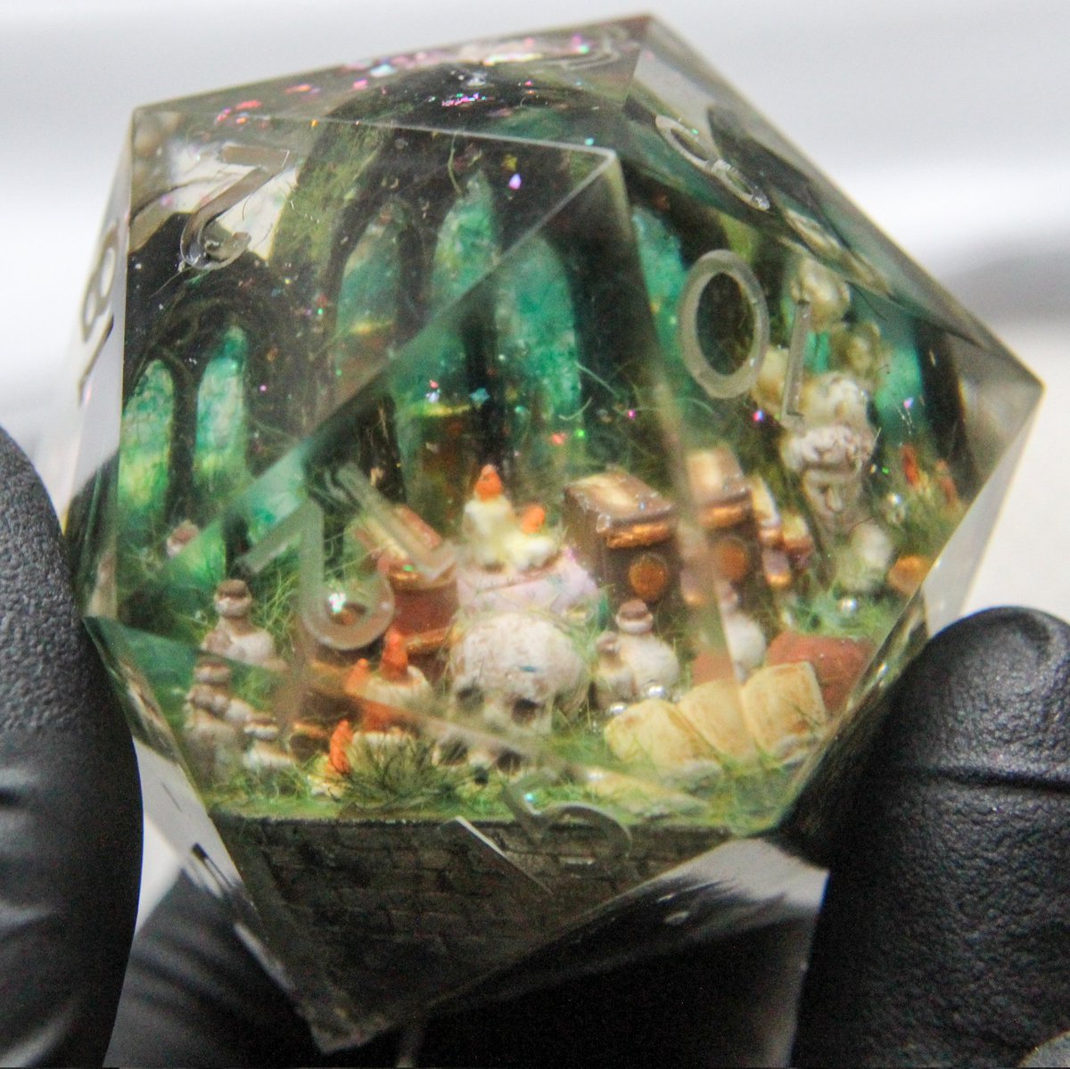 Helichrysumdice's tweet photo. Overgrown Dark Academia 🌿
Not inked/polished yet.
#dnd #rpg #ttrpg #dicemaker #dicemaking #dice #dadi #artisandice #pathfinder #darkacademia #art https://t.co/Fw66bc2FYD