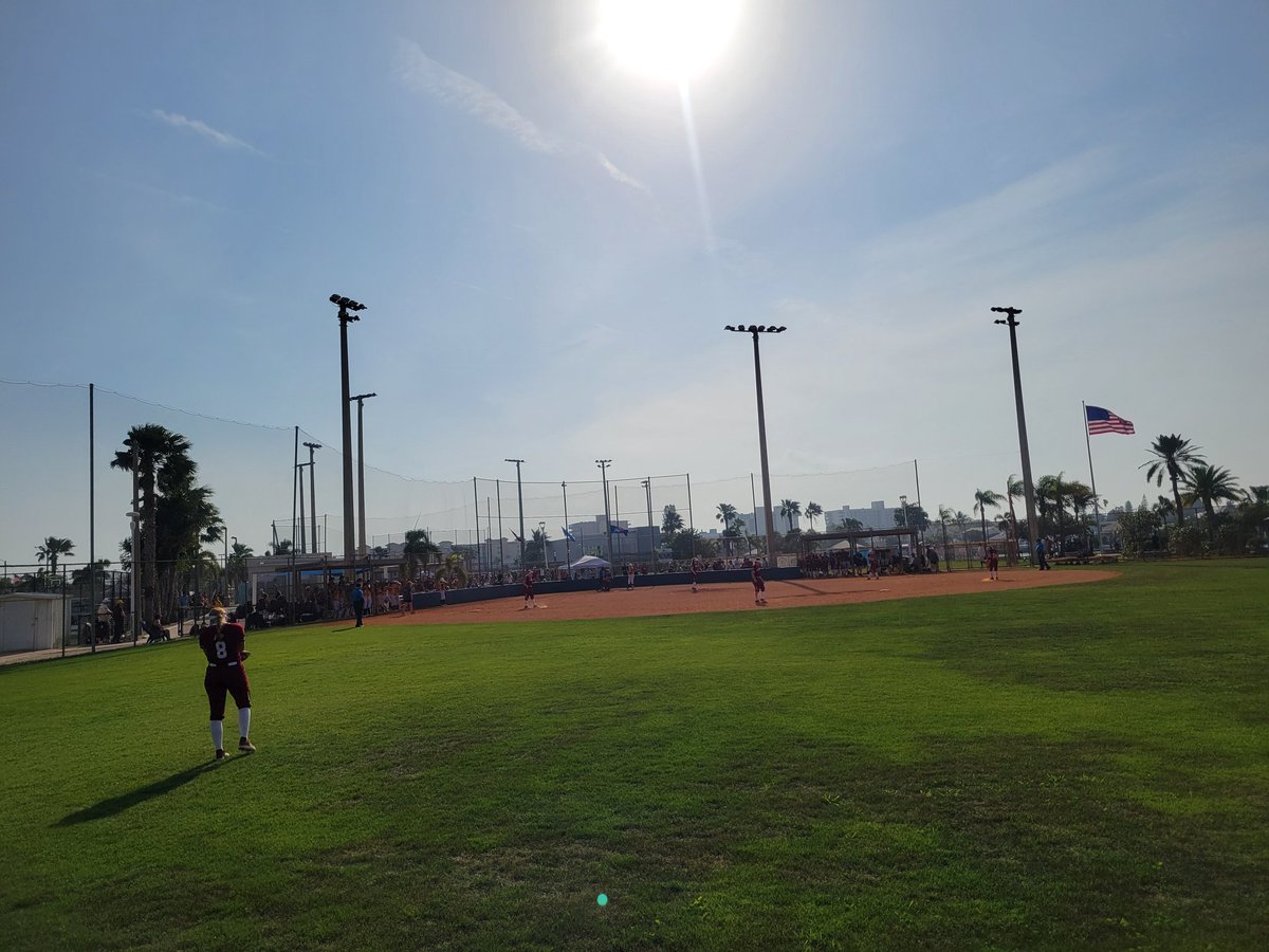 Michael_2Clutch's tweet image. Beach...Tan...Colgate Softball 🥎🌴☀️

#TheSpringGames