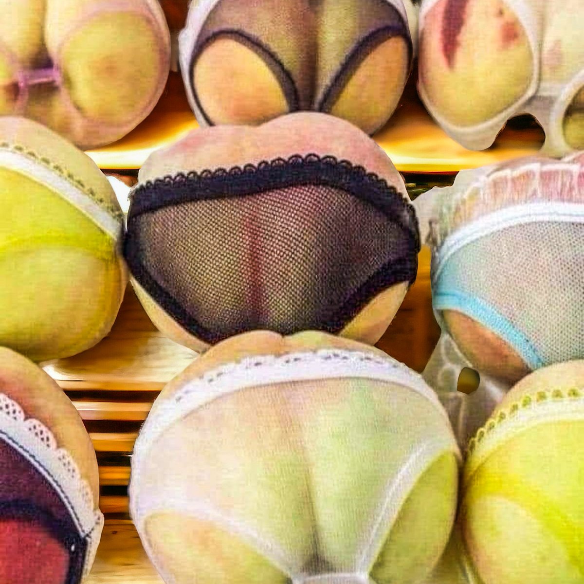 thepackardgoose's tweet photo. It's A Movie....

                        ....For Your Ears!

#peachesenregalia
#HotRats
#FrankZappa https://t.co/Ch6eKnX36H