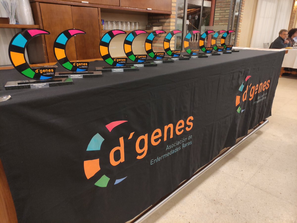 Hoy celebramos nuestra sena solidaria donde se entregarán los Premios anuales de @dgenes
