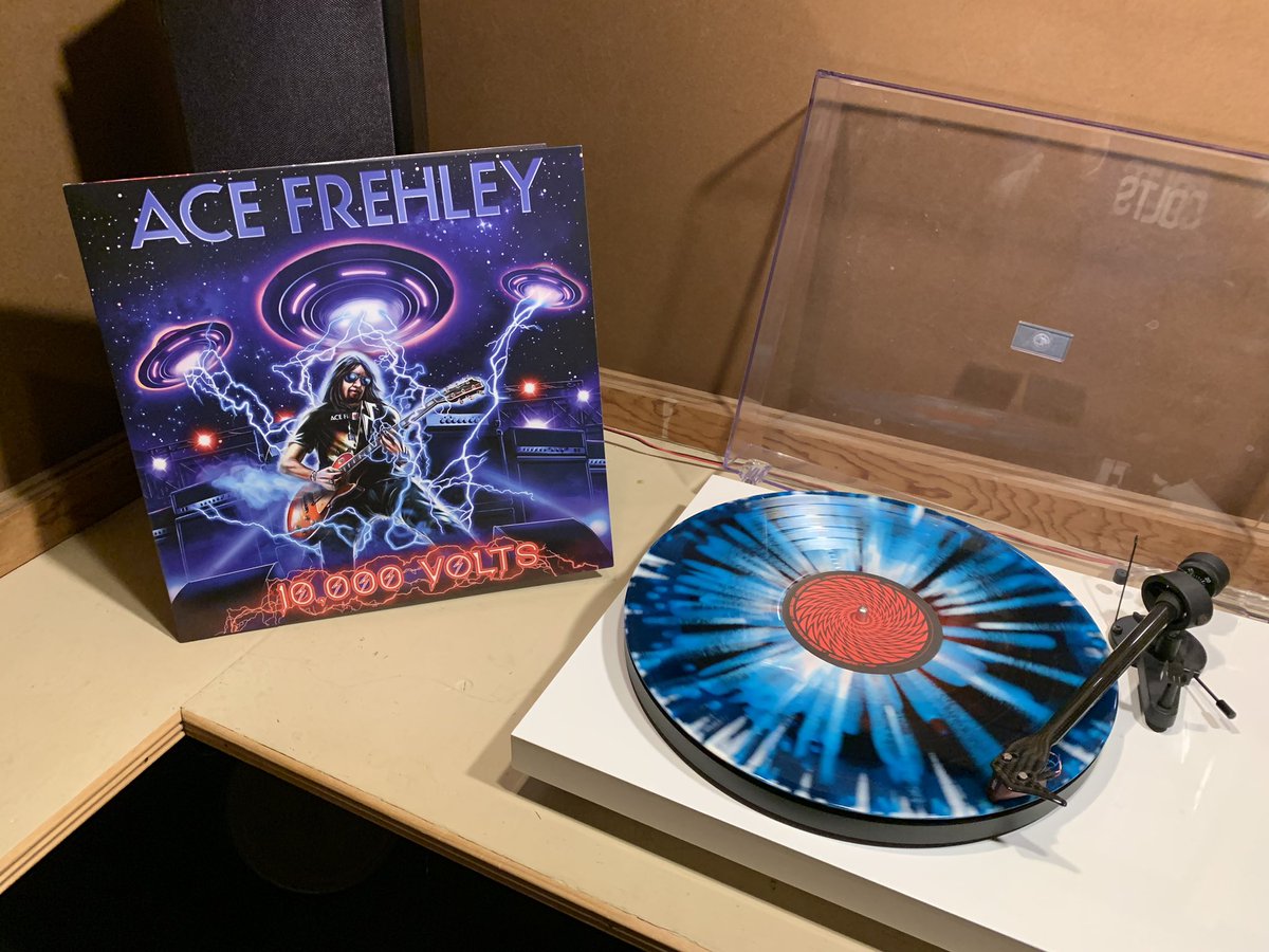 Found this cool variant of the new @ace_frehley today. #10000Volts