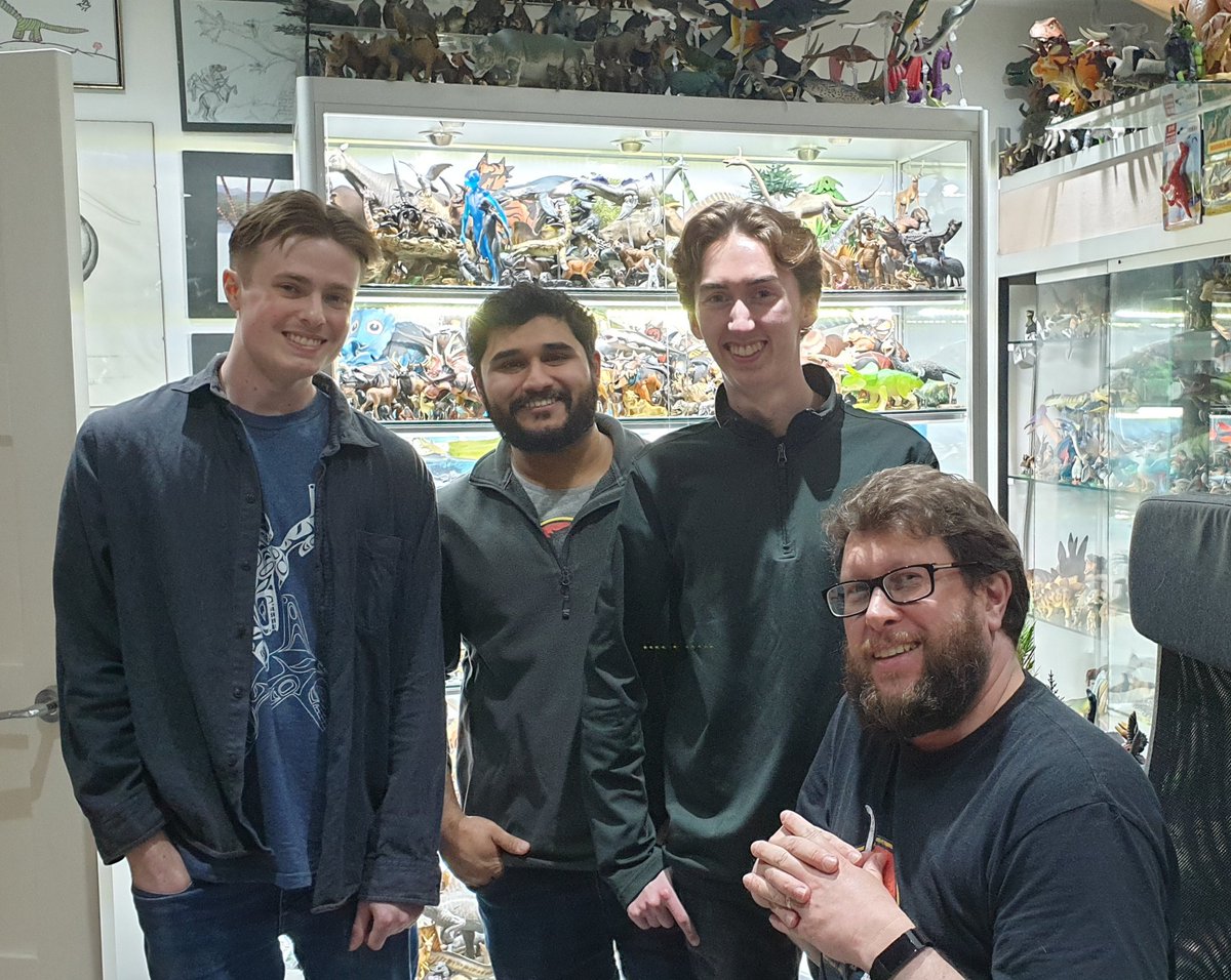 Great to hang out with the BoneHeads crew today: that's Ben @BenGThomas42 Hamzah @Hoomza80 and Eddy. Hamzah is working on some great croc material :)