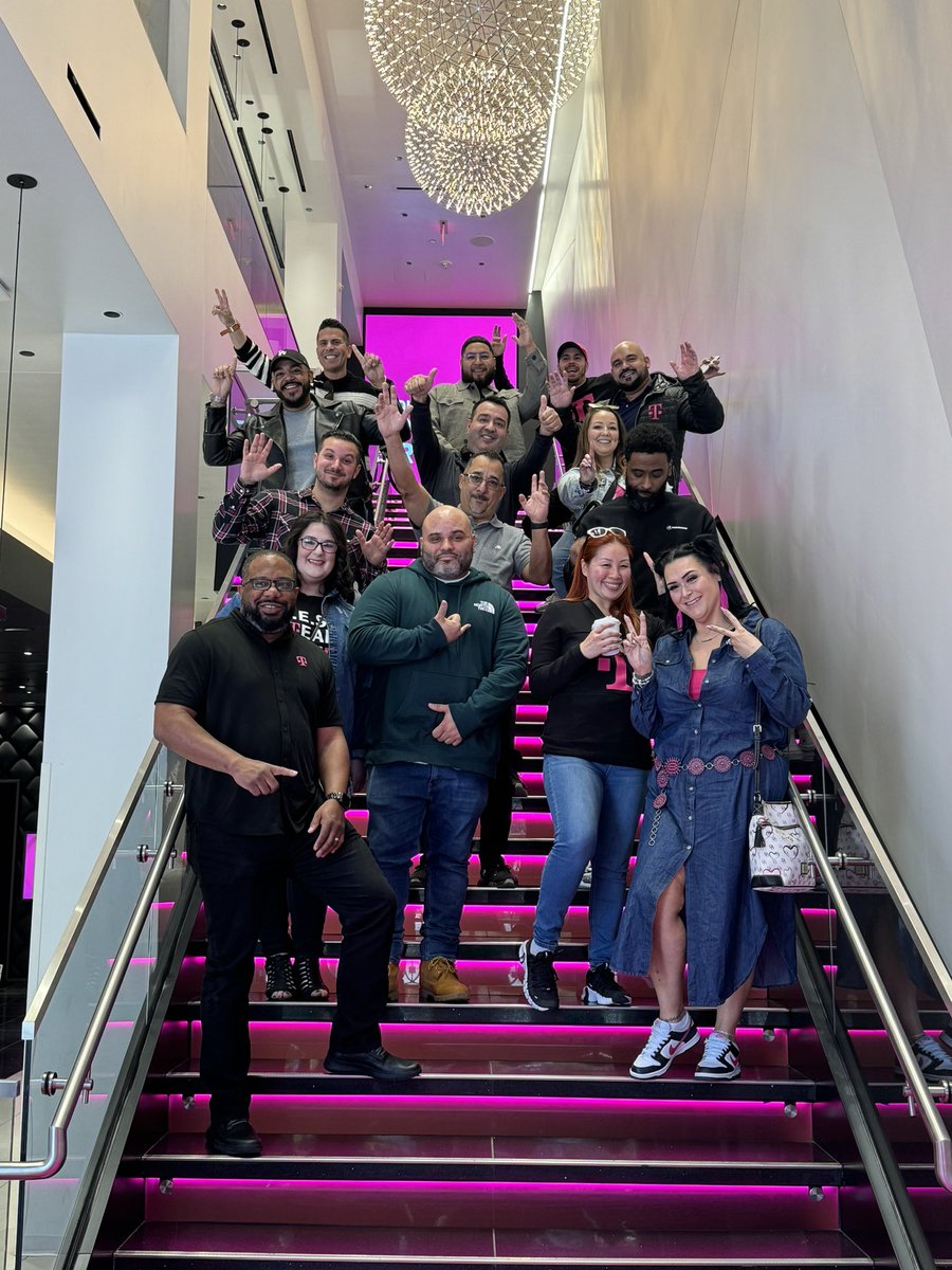 Shout out to these tmobile complete winners from across the country! 
Virtual retail &amp; Consumer retail. It was great hosting this top talent leaders. Sharing best practices and leading efforts. <a href="/ChartierDoug/">Doug Chartier</a> <a href="/JEMartel/">Jorge Martel</a> <a href="/JonFreier/">Jon Freier</a> Great kick off to March!
