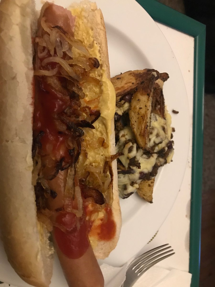 Bratwurst from Bratfud!
Delicious!
Thank you <a href="/RoswithasDeli/">Roswitha's Deli</a>!
#Bradford