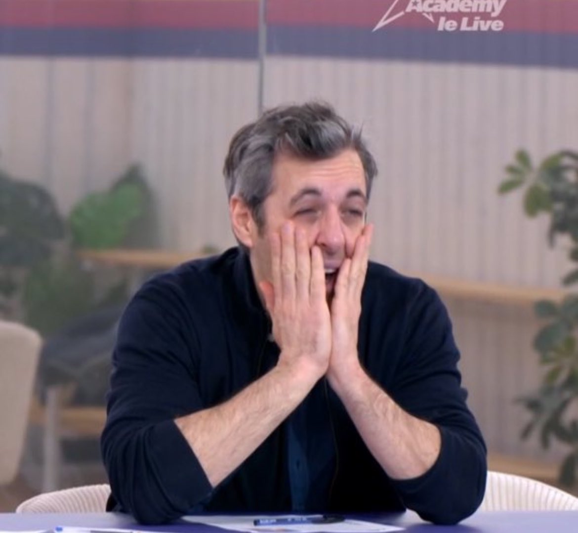 Le fait que le niveau de danse des célébrités de la version internet est AU DESSUS de la version qu’on a actuellement à la télé…..  #DALSI