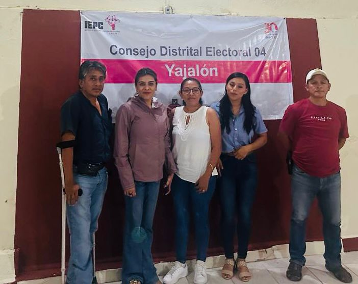 IEPCChiapas's tweet photo. La CE @helejimenez acudió a los Consejos Distrital y Municipal de #Yajalón, y a los Consejos Municipales de  #Sabanilla y #Tumbalá, en los que pidió a sus integrantes conducirse con apego a la legalidad y respeto a los ejes rectores de la materia electoral, recordándoles que cuentan con el apoyo de #IEPC.