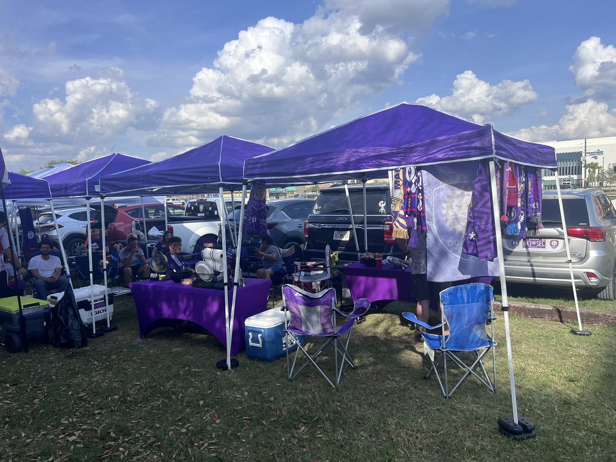 daguru9's tweet photo. @MM_OCSC #VamosOrlando #OCSC #HonorThyHistory #MiddleMen #Tailgate https://t.co/7ms2IN5TO8