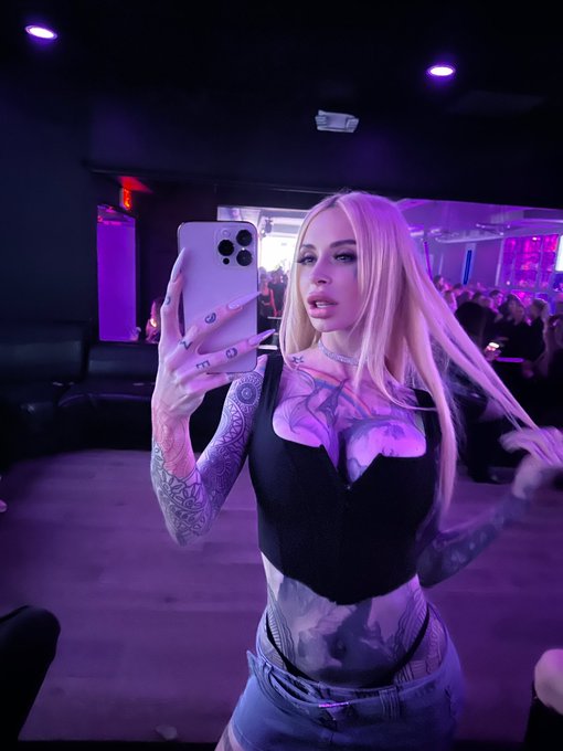 Yesterday went out to one Russian party in LA. There were a lot of people from the Caucasus, which made<a href="/tag/augmentation"class="tags"><span>#augmentation</span></a><a href="/tag/assfiller"class="tags"><span>#assfiller</span></a>