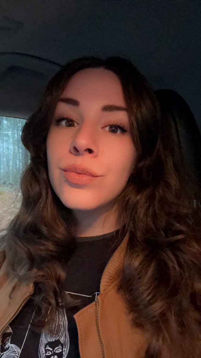 VenusThurstTrap's tweet photo. Do you like my face? https://t.co/NhV4Ip4Kr3