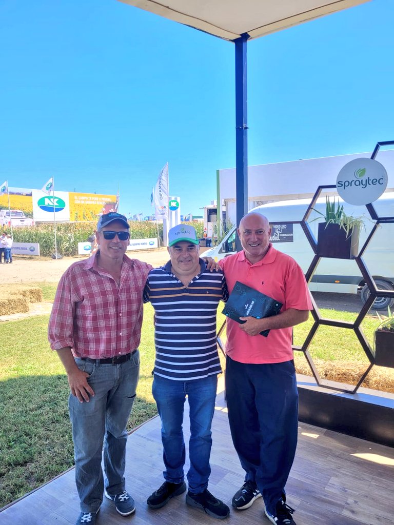 Agropack (@agropack) on Twitter photo #AgropackEnExpoagro
Lindos momentos compartimos con clientes y proveedores en la muestra más grande del #Campo ✅️
Nos vemos en 2025!
<a href="/Expoagrocom/">Expoagro</a> <a href="/SpraytecBra/">Spraytec Brasil</a> <a href="/NKSemillas/">NK Semillas</a> <a href="/VascoUriarte/">Jose Uriarte</a> <a href="/MVLagos/">𝘔𝘢. 𝘝𝘪𝘳𝘨𝘪𝘯𝘪𝘢 𝘓𝘢𝘨𝘰𝘴</a> <a href="/donsnico/">Nico Dons</a> #AgropackEnExpoagro
Lindos momentos compartimos con clientes y proveedores en la muestra más grande del #Campo ✅️
Nos vemos en 2025!
<a href="/Expoagrocom/">Expoagro</a> <a href="/SpraytecBra/">Spraytec Brasil</a> <a href="/NKSemillas/">NK Semillas</a> <a href="/VascoUriarte/">Jose Uriarte</a> <a href="/MVLagos/">𝘔𝘢. 𝘝𝘪𝘳𝘨𝘪𝘯𝘪𝘢 𝘓𝘢𝘨𝘰𝘴</a> <a href="/donsnico/">Nico Dons</a>