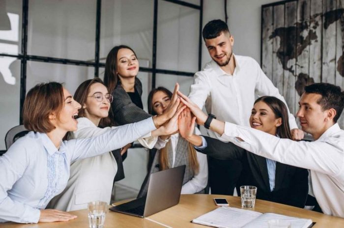 #SNTEporLosDerechos 🕊️ 👉Importante que hombres coadyuven a impulsar autonomía física✔️económica ✔️y de decisiones de mujeres 👉Imperativo que ejerzan sus derechos: Webinar #SNTE 📚 - @CNDH 🕊️ “Empoderamiento y liderazgo desde la perspectiva de género” youtube.com/watch?v=L4wqiU…