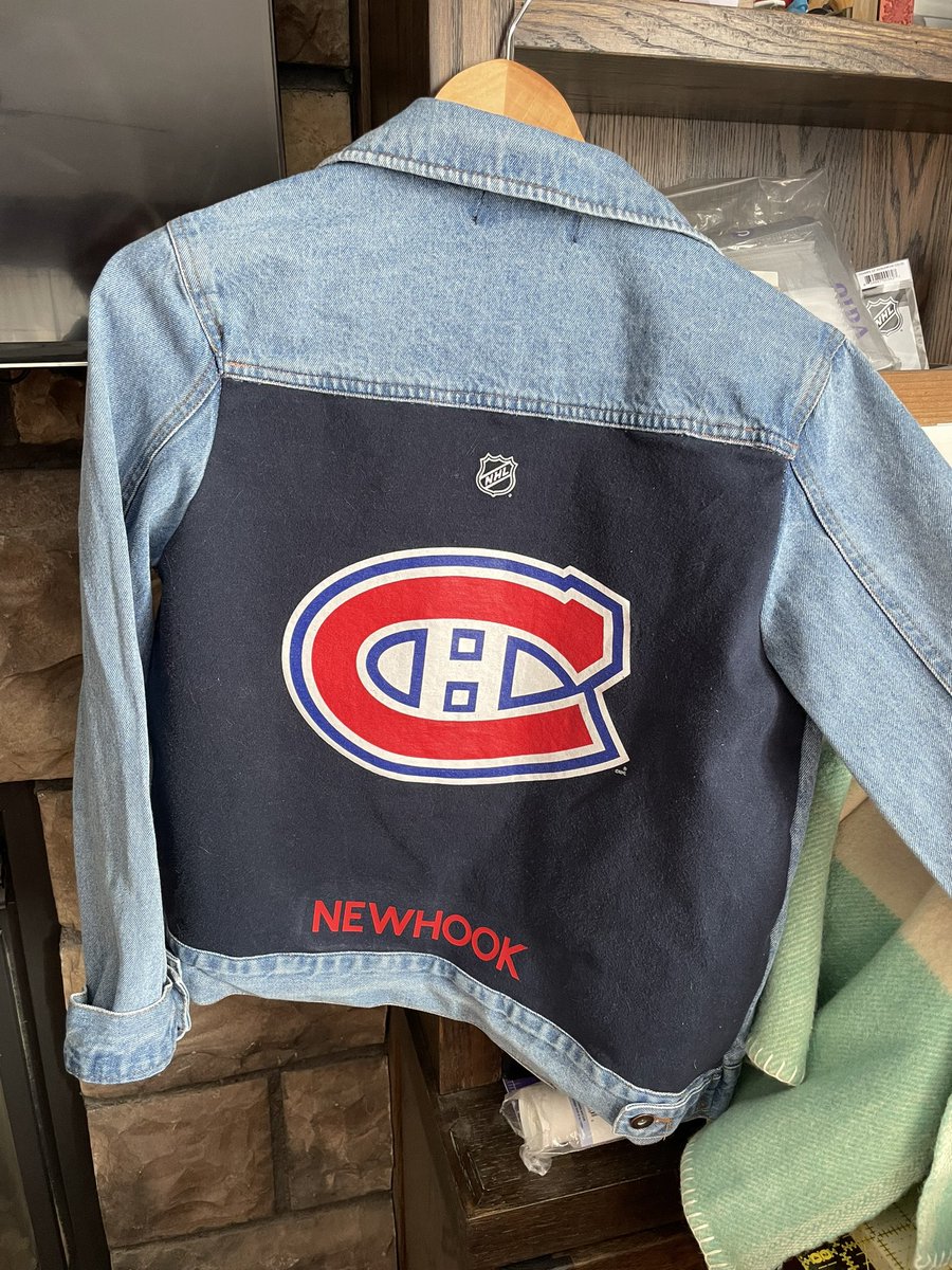 CrunchMomma's tweet photo. Got mini farmers jacket ready for our roadtrip next weekend! 
@AlexNewhook_  your #1 fan is counting the sleeps! 

Bonus roadtrip lunch date with @guffychan @titosnhockey maybe Jake from Saskatchewan too 😆

#Canadiens #hookdOnNewhook https://t.co/V8Fkwmje3B