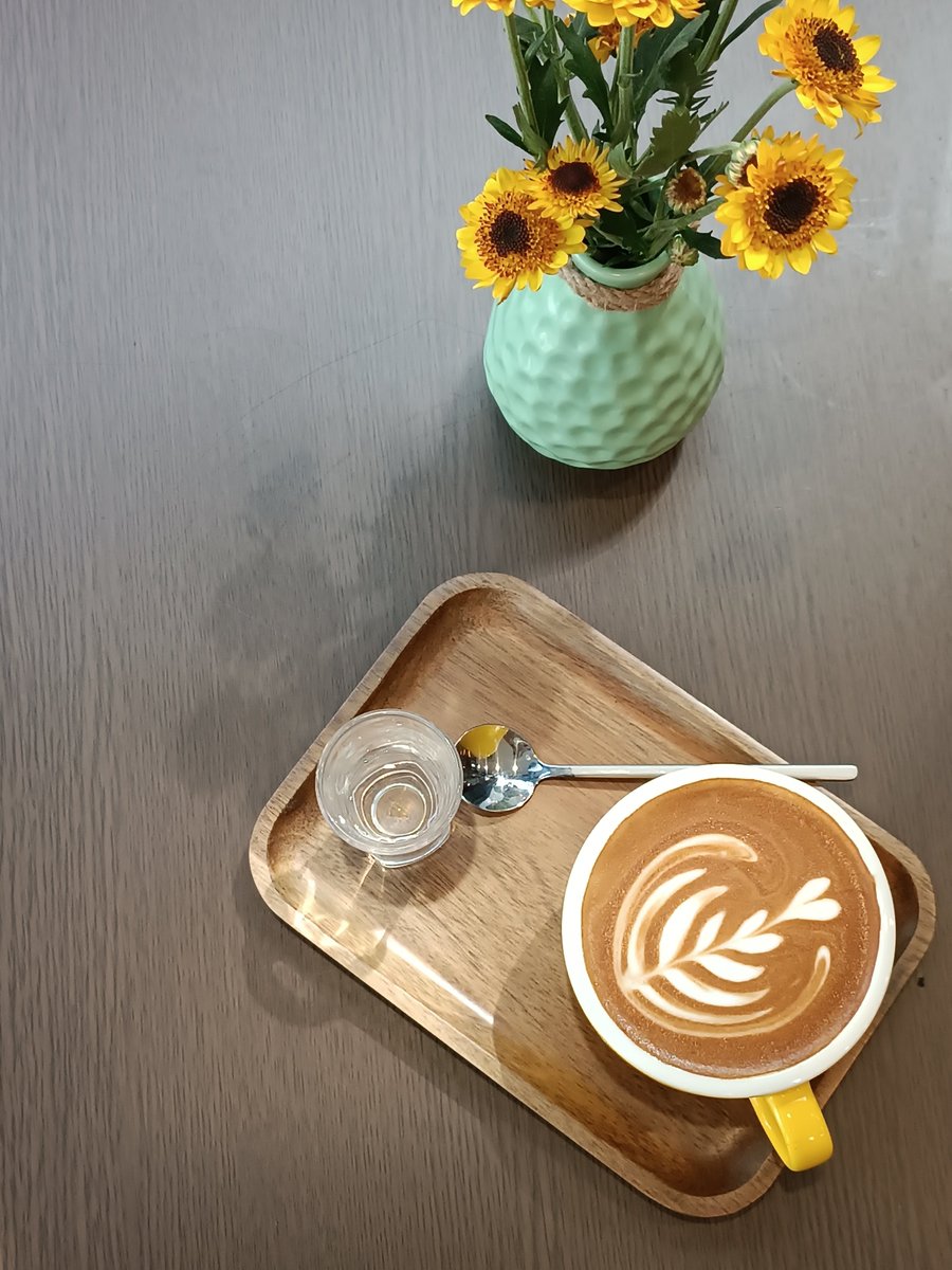 wekupnluv's tweet photo. Cafe sáng chủ nhật thôi 💚 https://t.co/Nvd30tSIZC