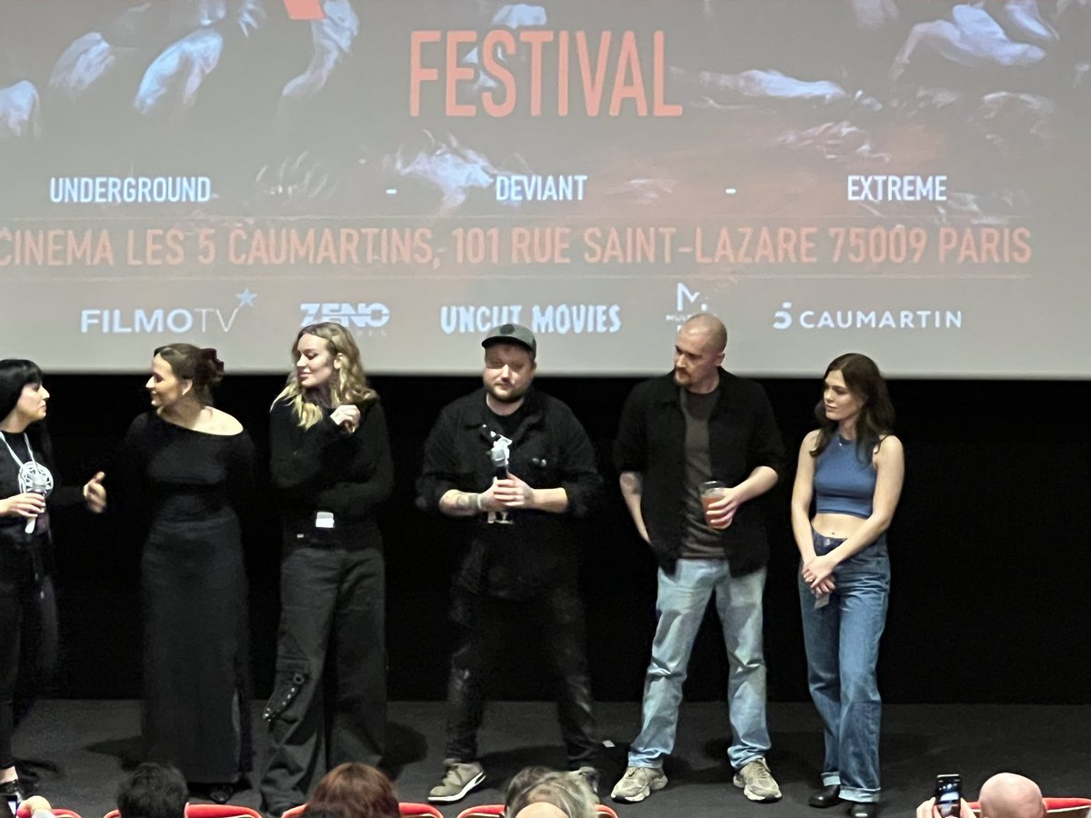 salles_obscures's tweet photo. Et on enchaîne par la première mondiale de #bloodsucker en présence de l’équipe #sadiquemaster2024 @SadiqueMaster #sadiquemaster https://t.co/8Mwwq5vHnT