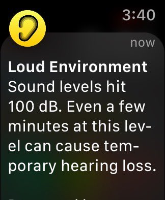 This Vianney vs Sikeston game is high level, the coaches are getting chippy and the crowd is going crazy! So crazy my Apple Watch just told me I might lose my hearing 👂😬 @vianneygriffins #MissouriHighSchoolBasketball
