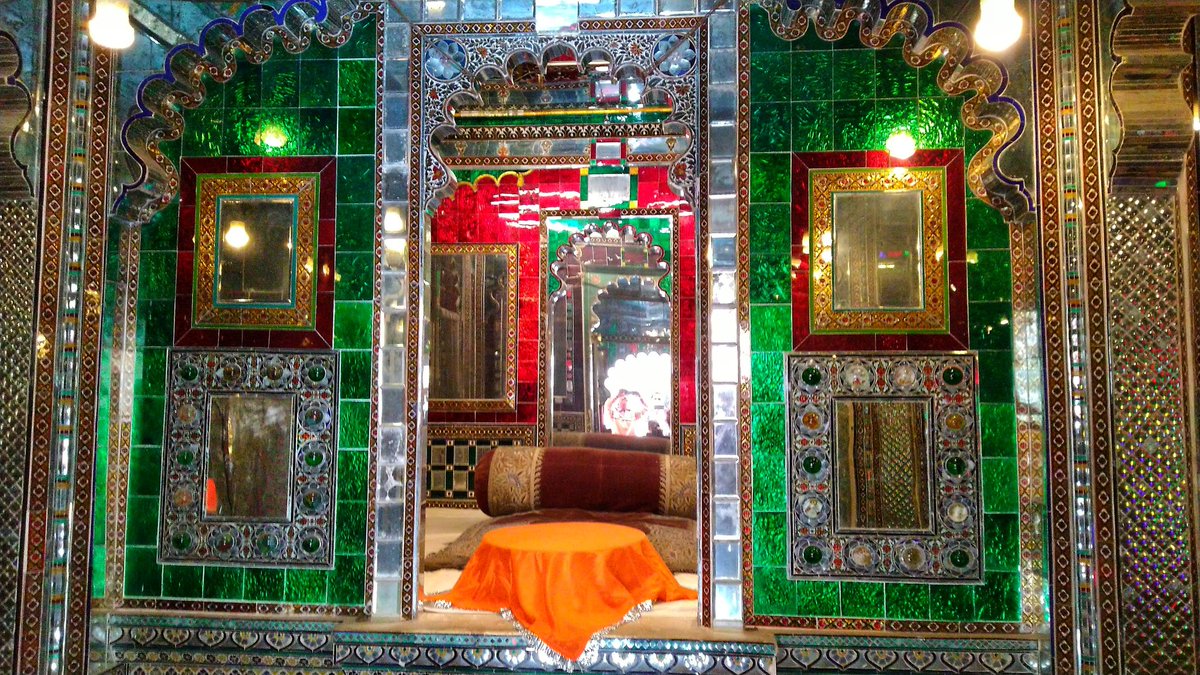 EruditeLuminary's tweet photo. 📍Udaipur City Palace, Rajasthan, India 🇮🇳
A Soul-Stirring Experience
#Rajasthan #Udaipur #photography #Bharat #India #Palace #Rajput #Dynasties #History #Heritage #tourism #ExploreDesires #Memories https://t.co/je02bUbwmR