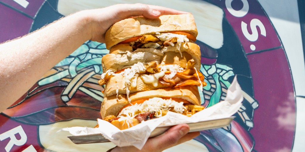 primantibros's tweet photo. We lose an hour this weekend. Better start stacking sandwiches now.
#DaylightCravings https://t.co/ubJmJDwhzE