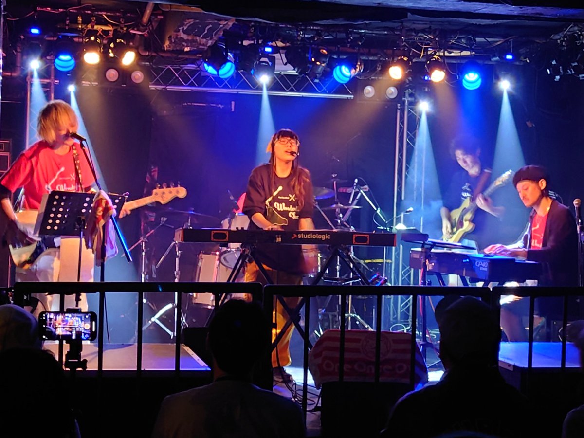 silenshort2's tweet image. 半年ぶりにOneOnceOverに会った😊
ワンダフルソースというワンワンとSoulSouceさんの2マンのイベント🎵
やっぱSoulSouceさんスゴイわ‼️
もうパワフル😊
ワンワンもshunshun加入後初ライブ😆
その後の打ち上げも含め楽しい1日でした👍
#OneOnceOver #SoulSouce #名古屋栄TightRope