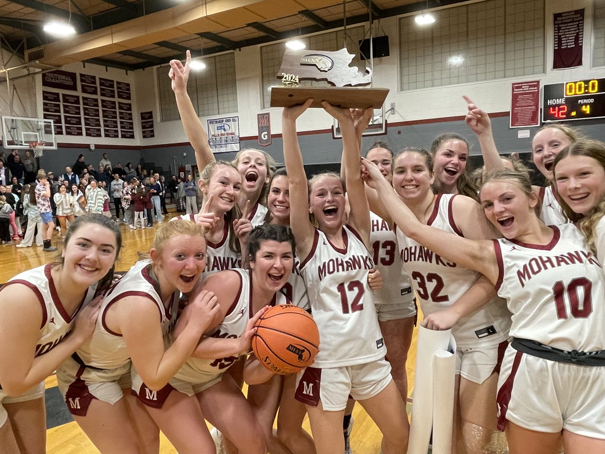 MetroWestSports's tweet image. “We know what we’re capable of and we knew we could get here. We just had to stick together and, our motto, pull the rope.”

Millis returns to Final Four, is one step from being back in the state final @millishoops @MillisAthletics | ✍️: @TimDumas 
metrowestdailynews.com/story/sports/h…