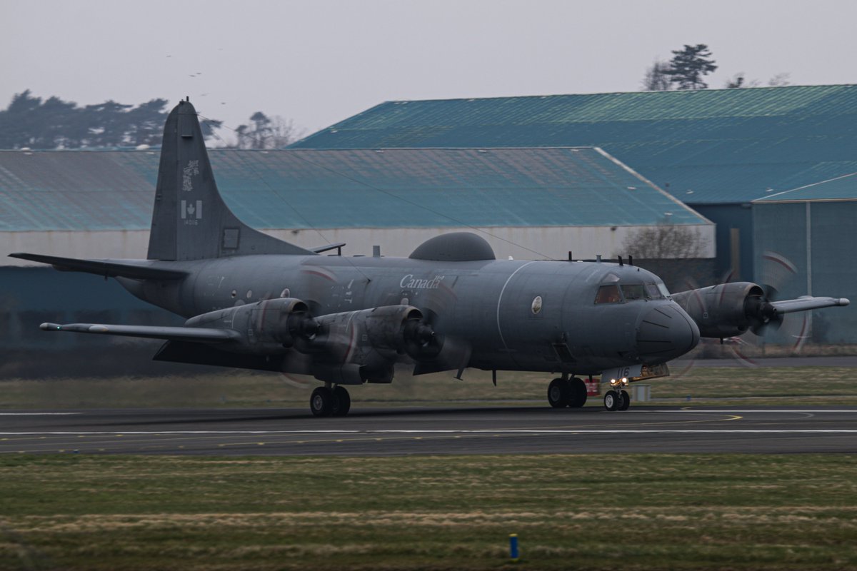 MilMonWorld's tweet photo. Some more shots of today's @RCAF_ARC CP-140 Aurora 140116 callsign CFC0466 arriving at #PrestwickAirport from Naval Air Station (NAS) Sigonella. This aircraft type being replaced in the coming years by the P-8A Poseidon #AvGeek #RadioGeek #MilMonWorld #SubHunter https://t.co/iYJtrxxnvW