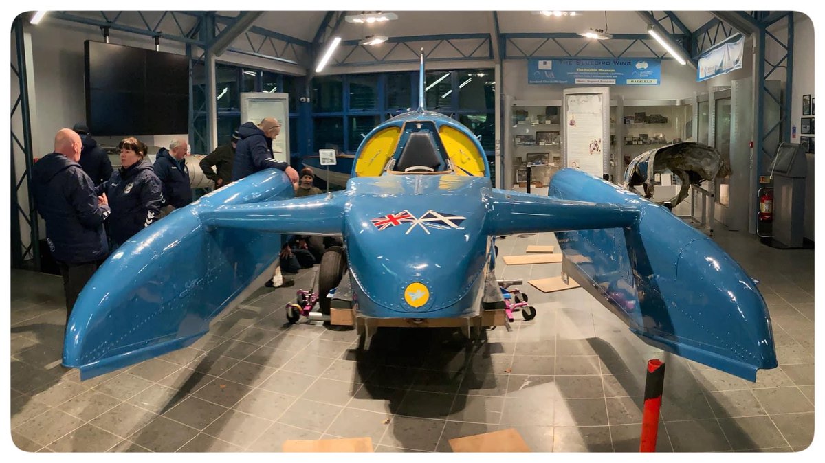 Thinking about all the children who have seen #Bluebird today and how it will make an impact on their lives forever
Finally set free to fly again it will already have inspired curiosity & the #BluebirdLegacy #SpeedRecords & #Engineering nothing else could do in the same way!