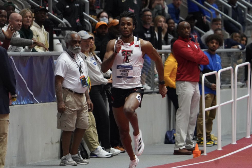 Make that ✌️ for Terrence Jones!

The <a href="/TexasTechTF/">Texas Tech Track & Field</a> stud sweeps the men’s 60m and 200m at NCAA Indoors, winning the 200m in 20.23.

🥈Cheickna Traore (<a href="/PennStateTFXC/">Penn State Track & Field/Cross Country</a>) - 20.30
🥉Robert Gregory (<a href="/GatorsTF/">Gators Track and Field & Cross Country</a>) - 20.37

#NCAATF

Coverage presented by <a href="/tracksmith/">Tracksmith</a>