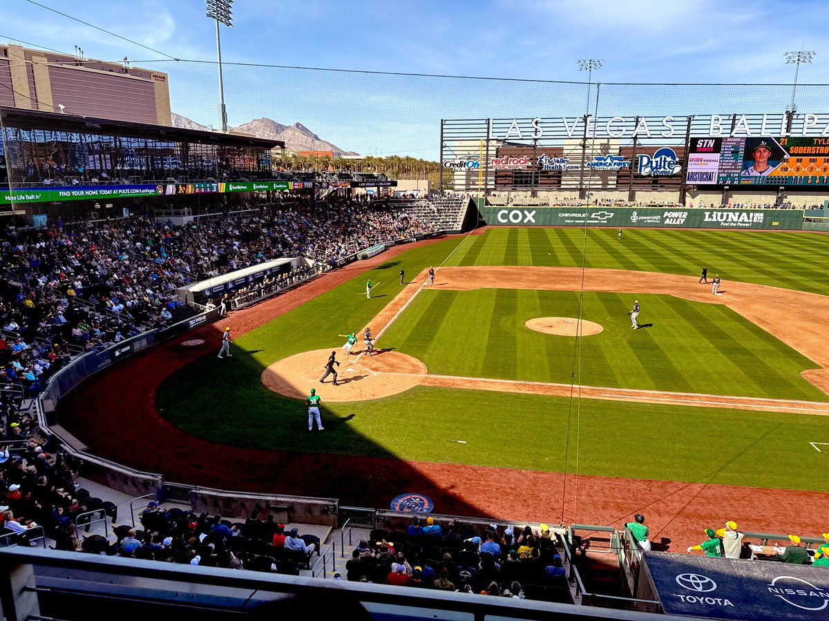 DaveKaval's tweet image. Go A’s! @Athletics Great day for baseball ⚾️