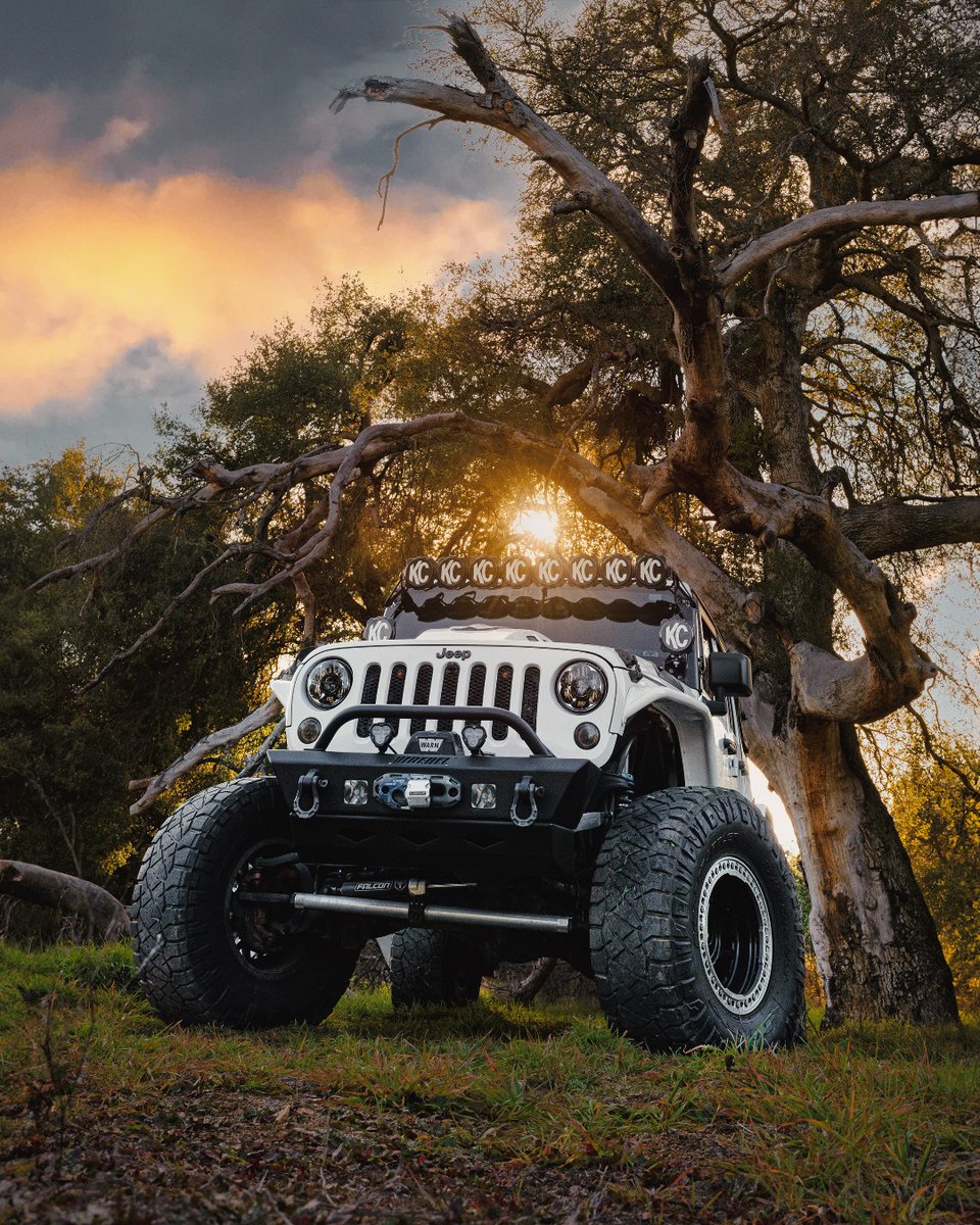 Quadratec's tweet photo. Don't forget to Spring Forward this weekend! ๐ฌ Yay for later sunsets and longer days ahead!
๐& ๐ธ @losangelesjeep #Quadratec #jeeplife #jeepnation #springforward #daylightsavings #sunset #jeepoffroad #Jeepwrangler #JeepJK #offroadlife #Jeepsofinstagram #Jeeplove @jeep https://t.co/tZ0fL7gbIh