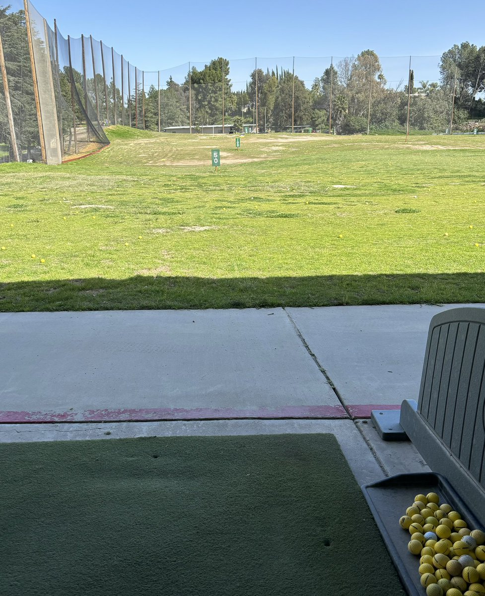 digital_henrik's tweet photo. Nice day for the range 🏌🏻 https://t.co/ZW6nR6jeez