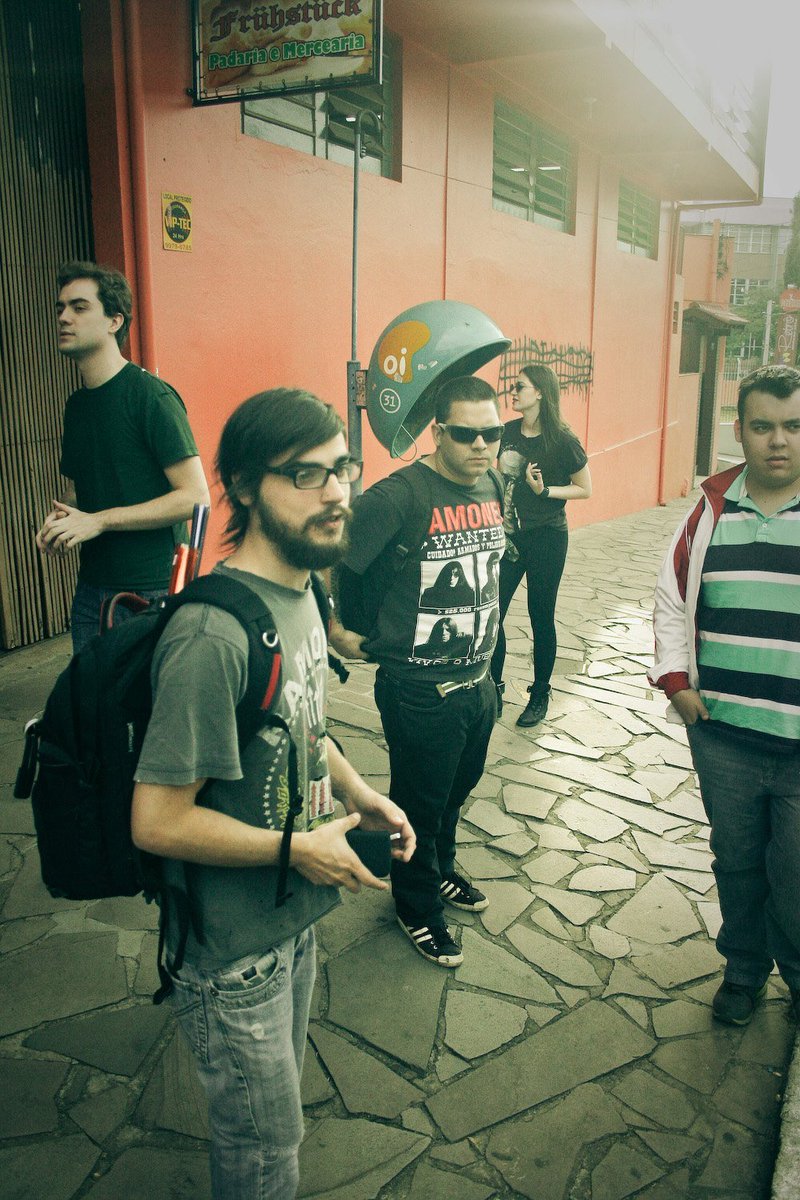 jonasabreu__'s tweet photo. Fotinhos que achei perdida gravando video da série de GTA no youtube com a galera da Trash Uncompressed e o @FunkyBlackCat em 2013 HAHAHA @trsfilmes https://t.co/mRkfVmYULn